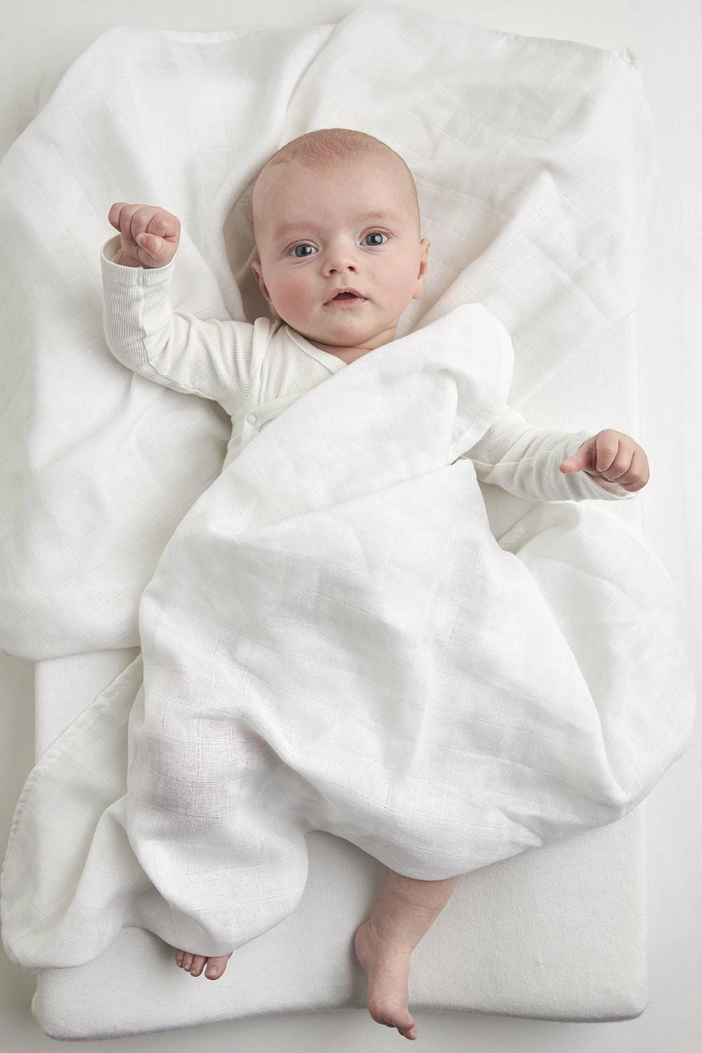 Meyco Organic Hydrophilic Starter Set 12- Pack Bibs & Burp Cloths 4 Meyco Organic Hydrophilic Starter Set 12- Pack Bibs & Burp Cloths