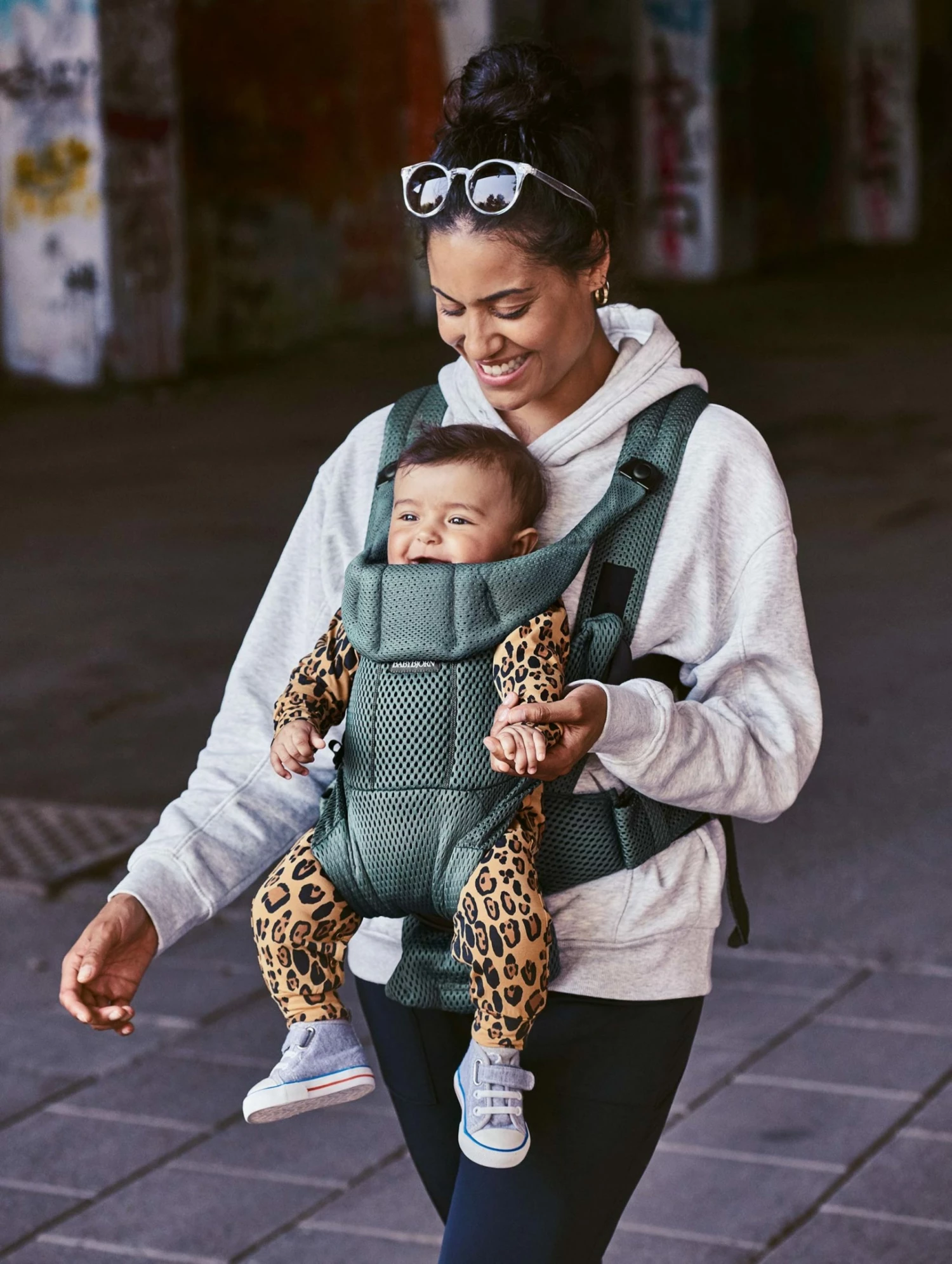 BabyBjörn Baby Carrier Move 3D Mesh 9 BabyBjörn Baby Carrier Move 3D Mesh